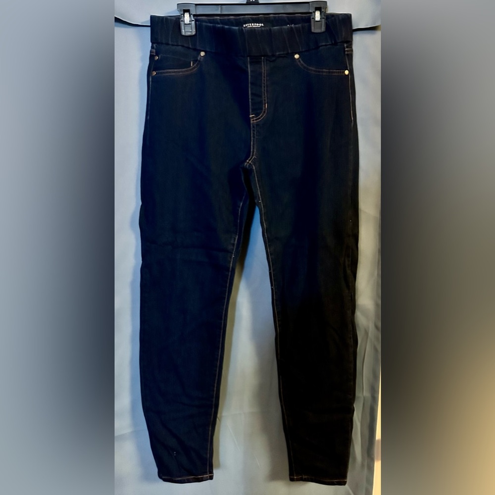 Women’s never worn jeans size 14